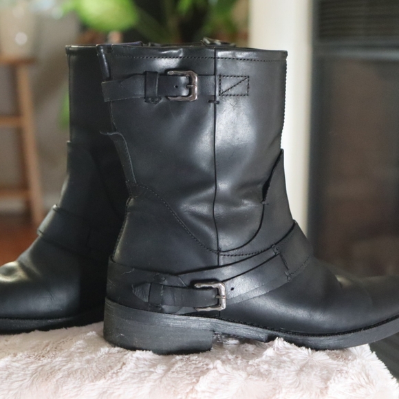 Enzo Angiolini Easharia Black Leather Buckle Zippered Motorcycle Boot - Picture 8 of 10